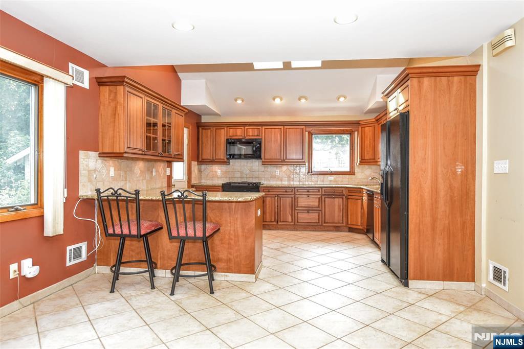 77 Herman Street Hackensack, NJ 07601 - Photo 15 of 40