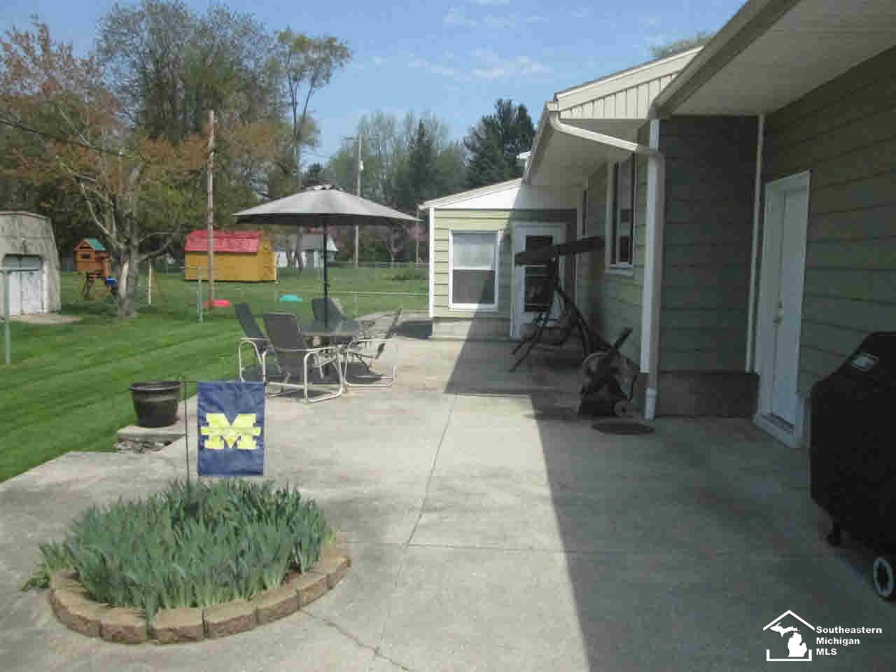 8829 Crabb Road Temperance, MI 48182 - Photo 4 of 25 Patio