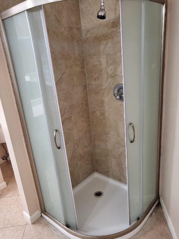 14810 Rancho Vista Drive Houston, TX 77083 - Photo 26 of 33 a bathroom with a shower