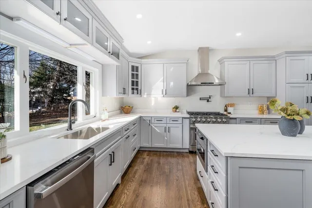 $899,000 | 61 Manchester Street, Nashua, NH 03064