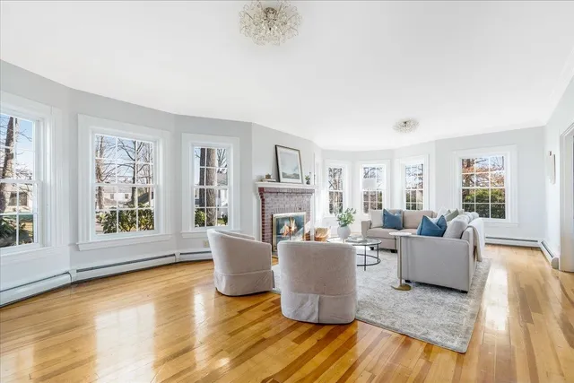 $899,000 | 61 Manchester Street, Nashua, NH 03064