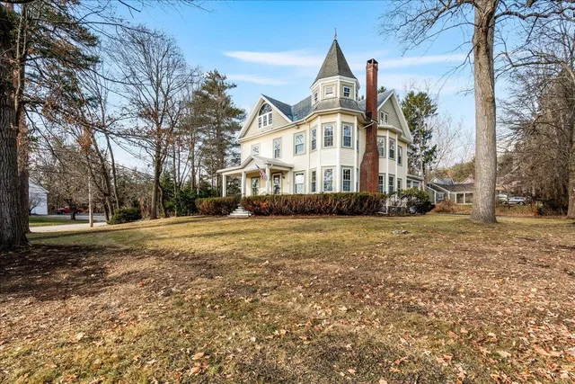 $899,000 | 61 Manchester Street, Nashua, NH 03064