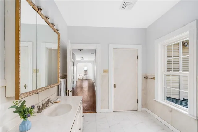 $899,000 | 61 Manchester Street, Nashua, NH 03064