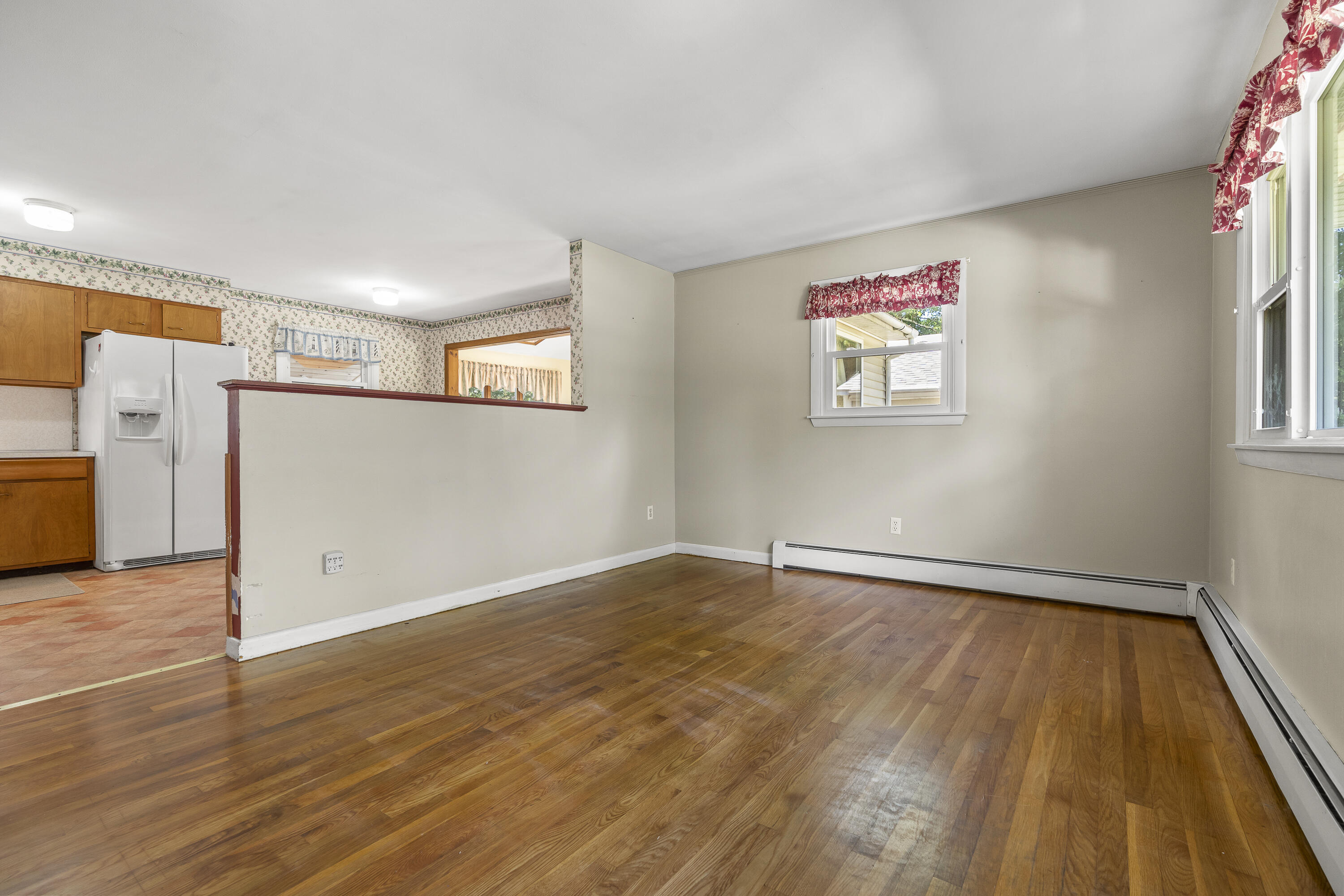 81 Back Meadow Road Damariscotta, ME 04543 - Photo 29 of 65 living room