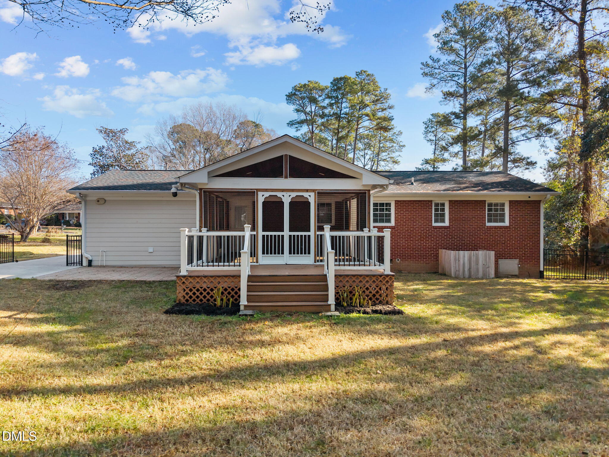 3009 Kenan Road Durham, NC 27704 - Photo 5 of 24 View of Large Screened Porch