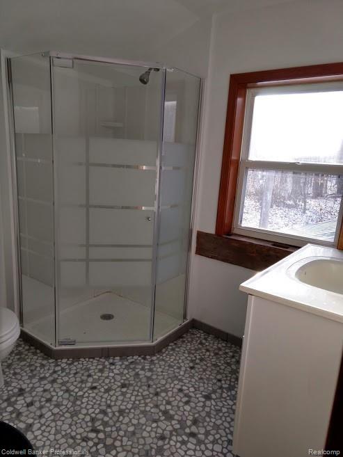 2122 Atwell Road Attica, MI 48412 - Photo 26 of 43 Upper level bathroom.jpg