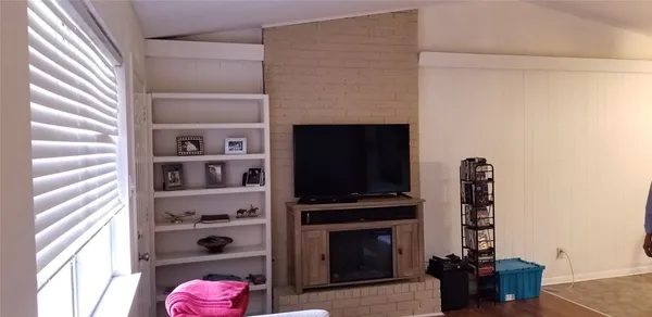 $1,900 | 2114 Ann Arbor Avenue, Unit B, Austin, TX 78704