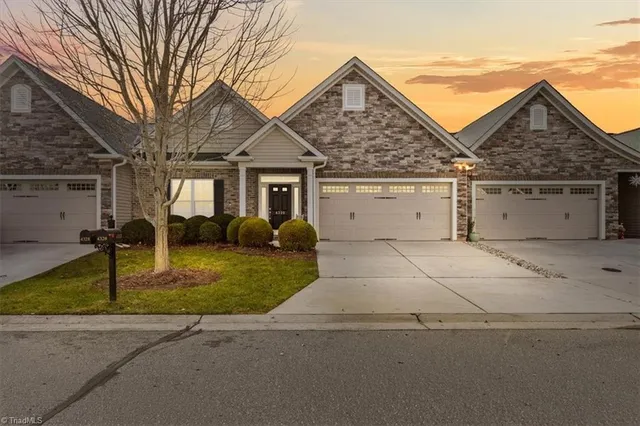 $319,900 | 4320 Crosspointe Lane, Kernersville, NC 27284