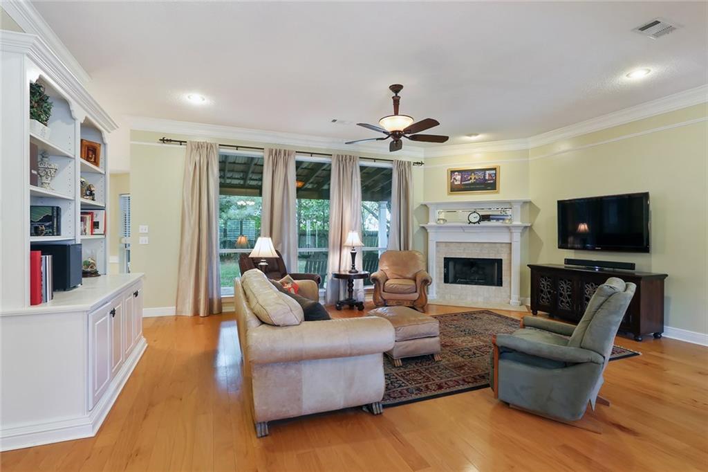 662 Rue Orleans Mandeville, LA 70471 - Photo 3 of 15 Gallery Image 3