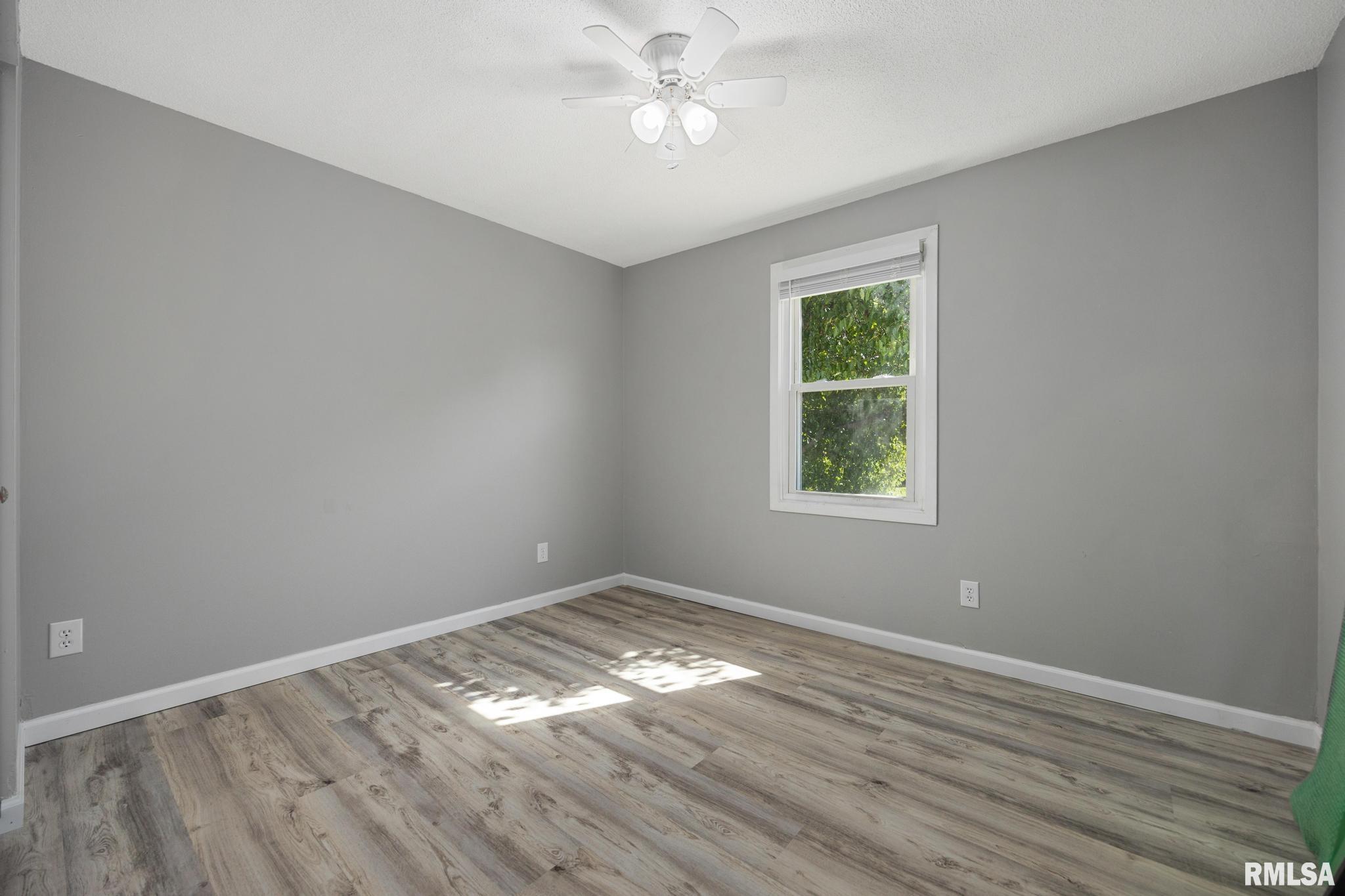 4437 West Castleton Road Peoria, IL 61615 - Photo 24 of 29 Gallery Image 24