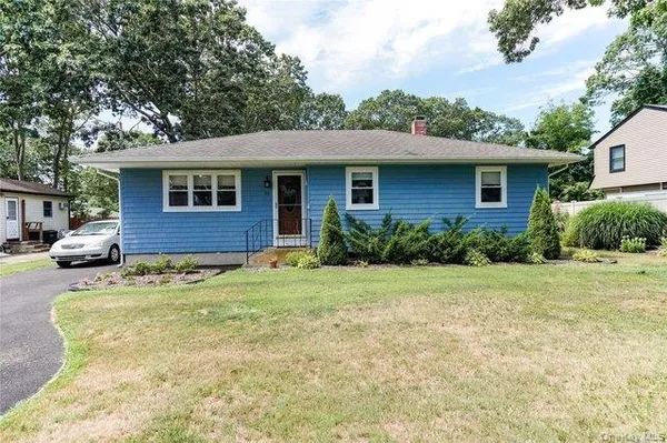 $3,700 | 35 Auborn Avenue, Shirley, NY 11967