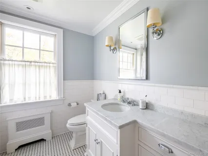 $3,198,000 | 170 Manhasset Woods Road, Manhasset, NY 11030