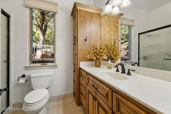 a view of a livingroom with an empty space