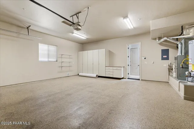 a view of a livingroom with closet