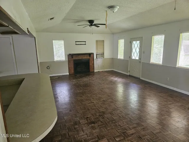 $1,350 | 154 Ben Drive, Gulfport, MS 39503