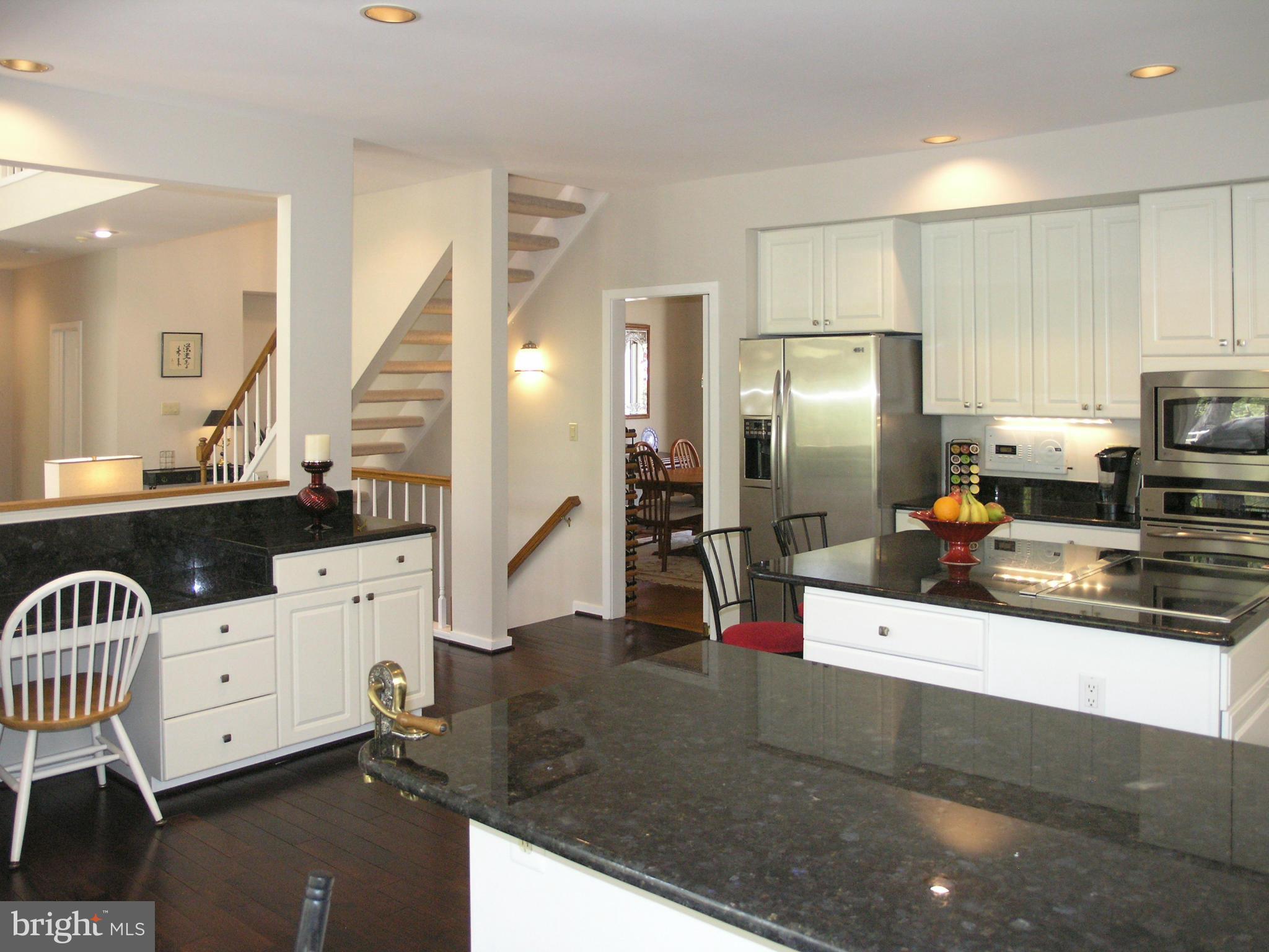 11301 Woodbrook Lane Reston, VA 20194 - Photo 15 of 30 Kitchen
