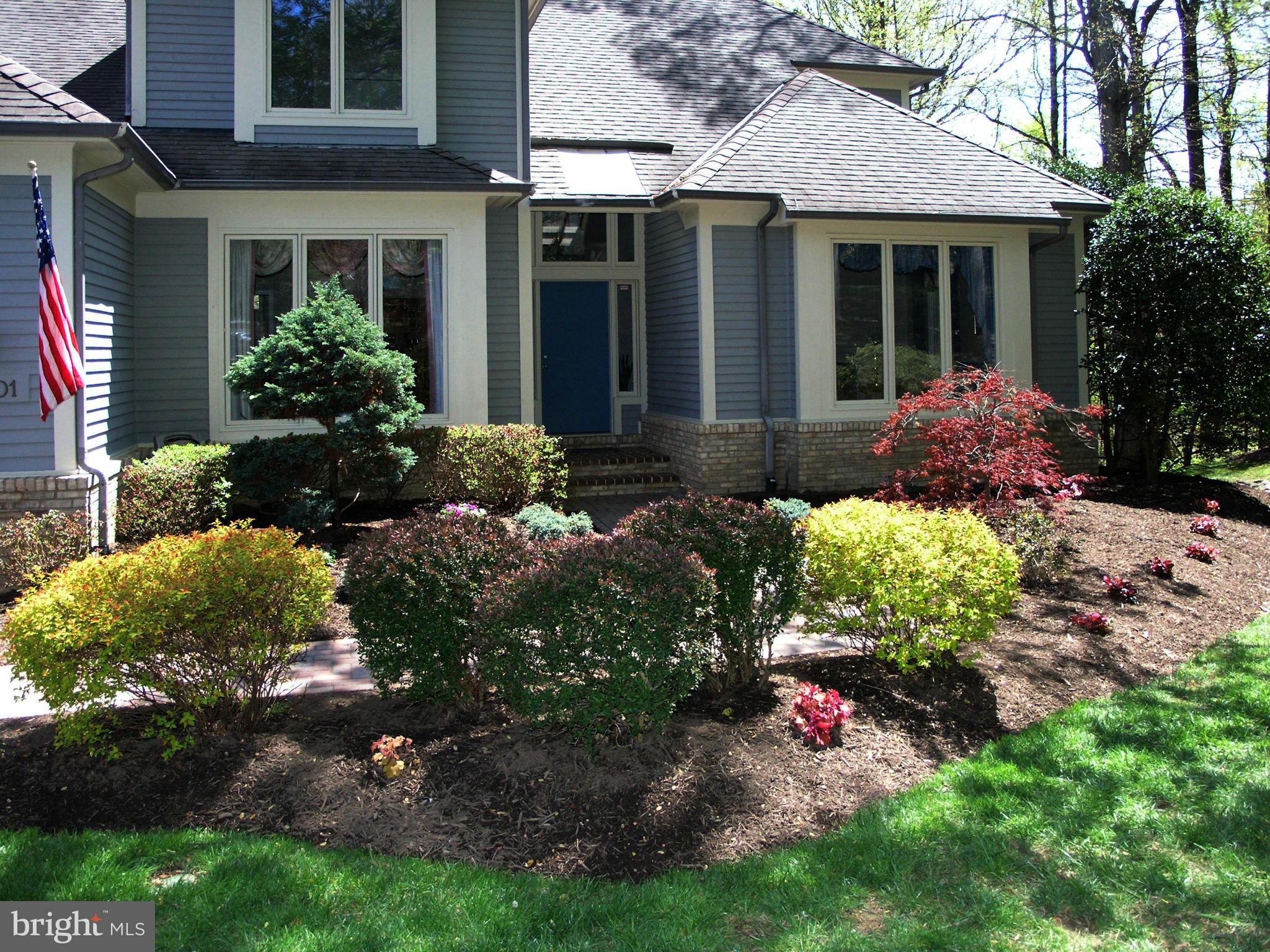 11301 Woodbrook Lane Reston, VA 20194 - Photo 3 of 30 Welcoming Gardens