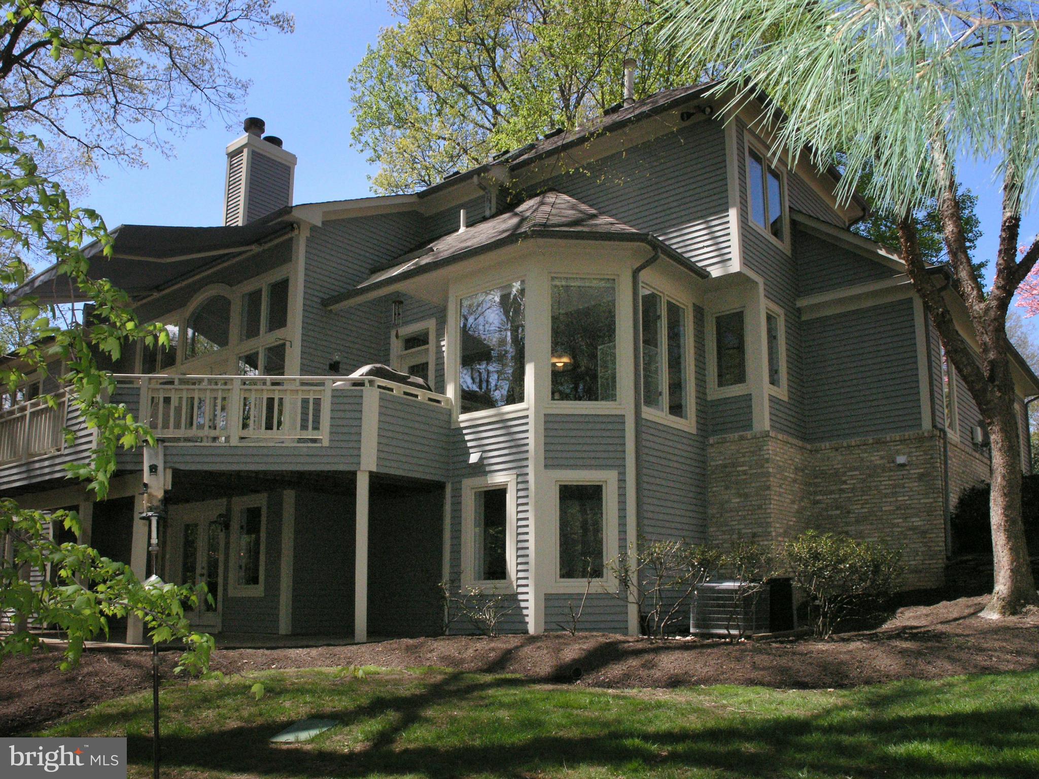 11301 Woodbrook Lane Reston, VA 20194 - Photo 29 of 30 Exterior (Side)