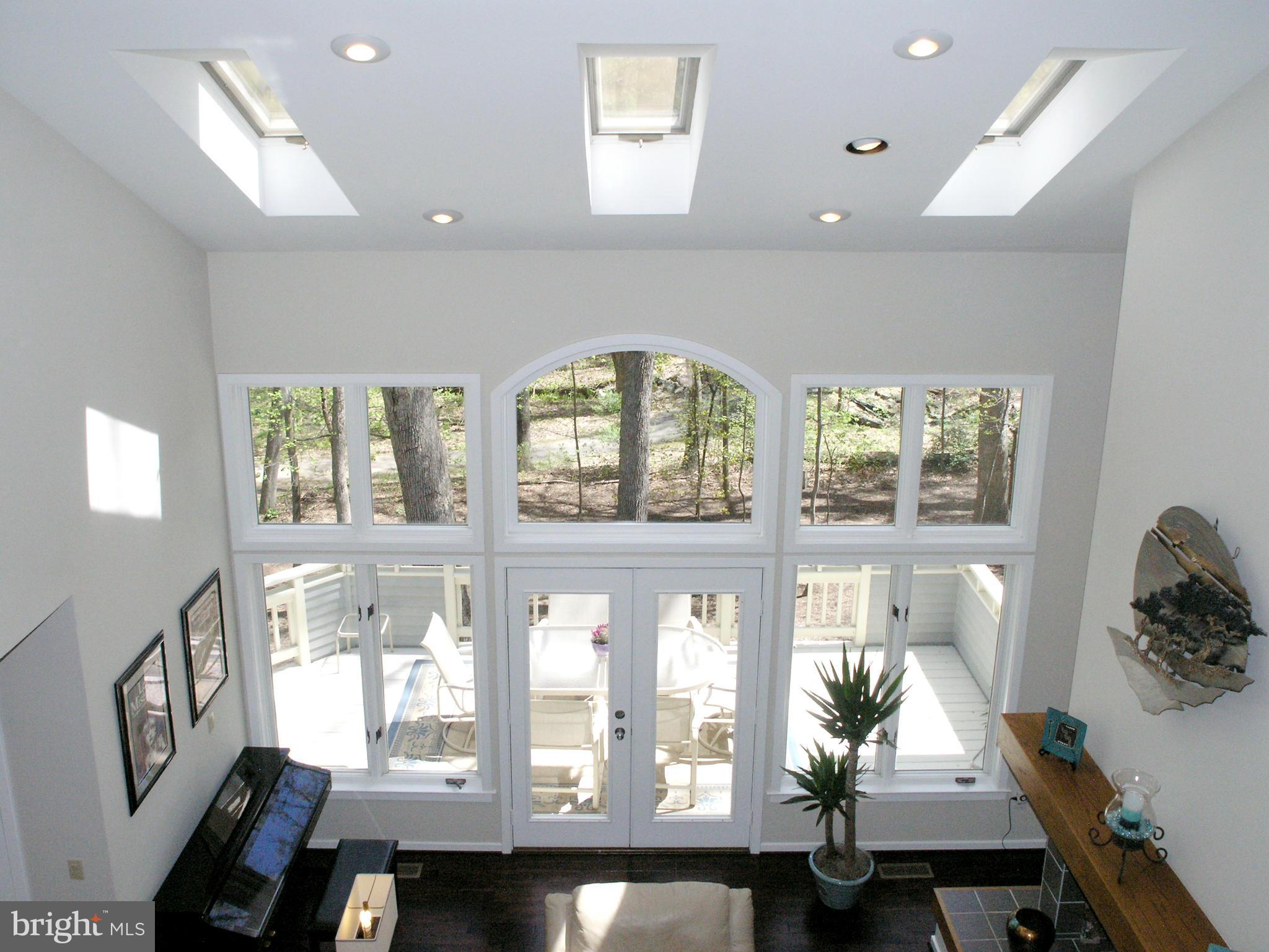 11301 Woodbrook Lane Reston, VA 20194 - Photo 7 of 30 Great Room