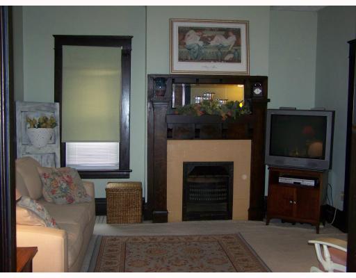 615 3rd Street Butler, PA 16001 - Photo 11 of 16 Living Room.