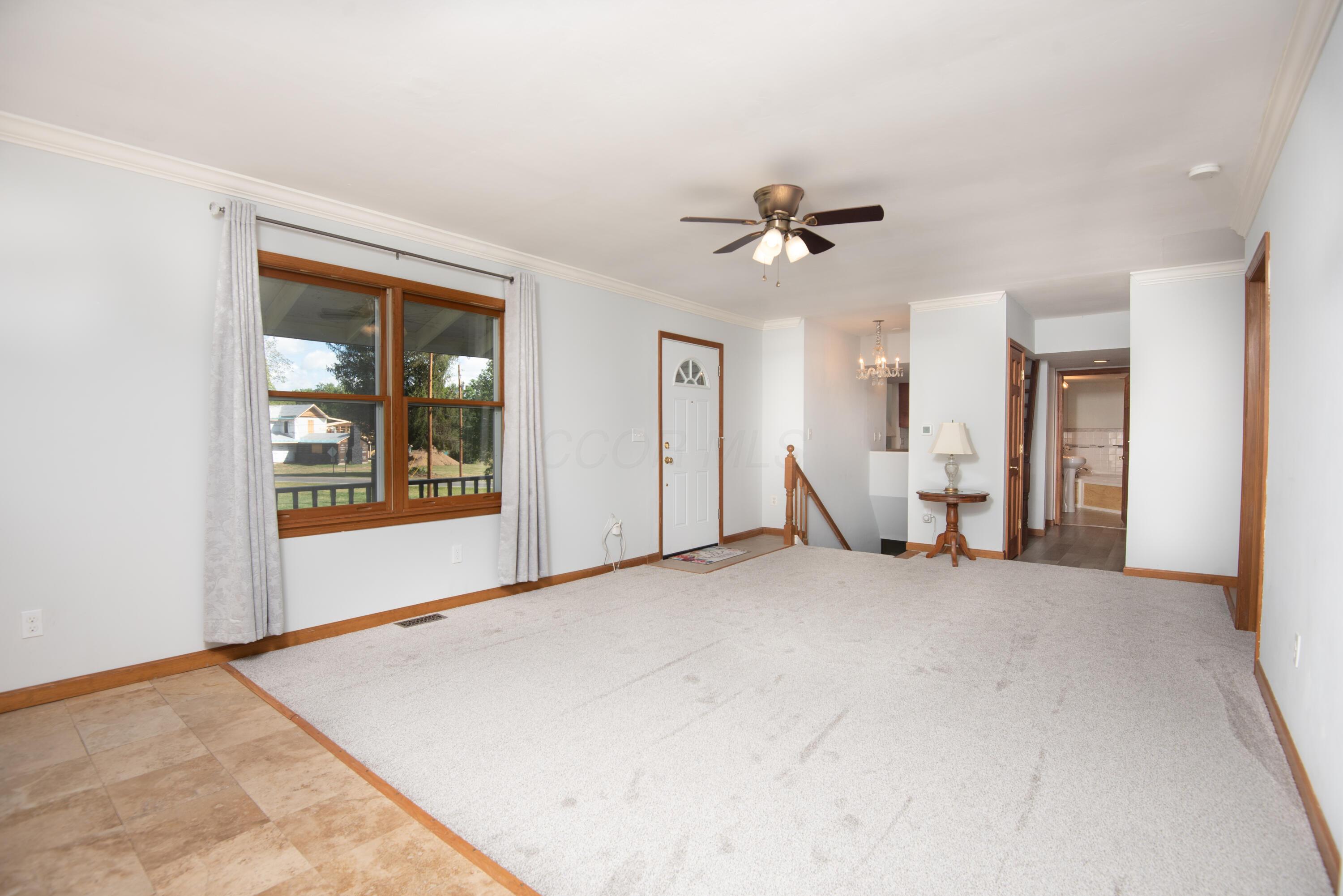 4755 Marion Road Northeast Newark, OH 43055 - Photo 5 of 47 Living Room