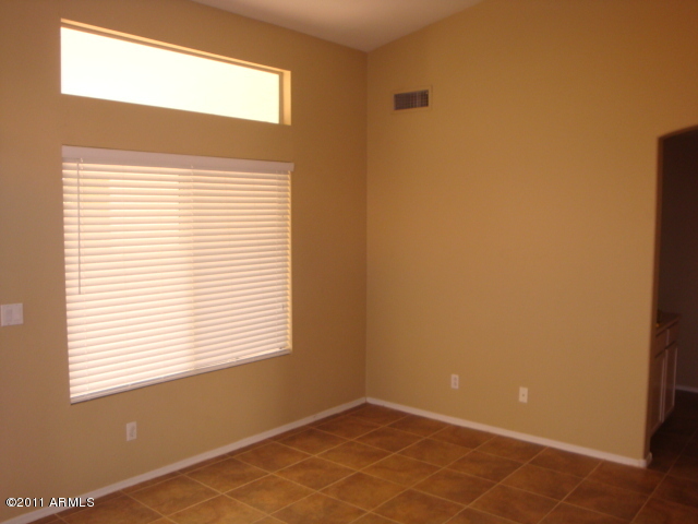 291 North Rock Street Gilbert, AZ 85234 - Photo 3 of 18 Dining Area