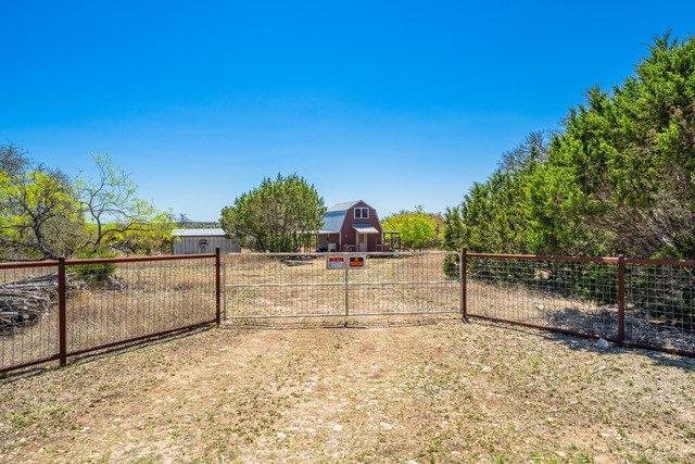 1135 Byas Springs Road Mountain Home, TX 78058 - Photo 4 of 23