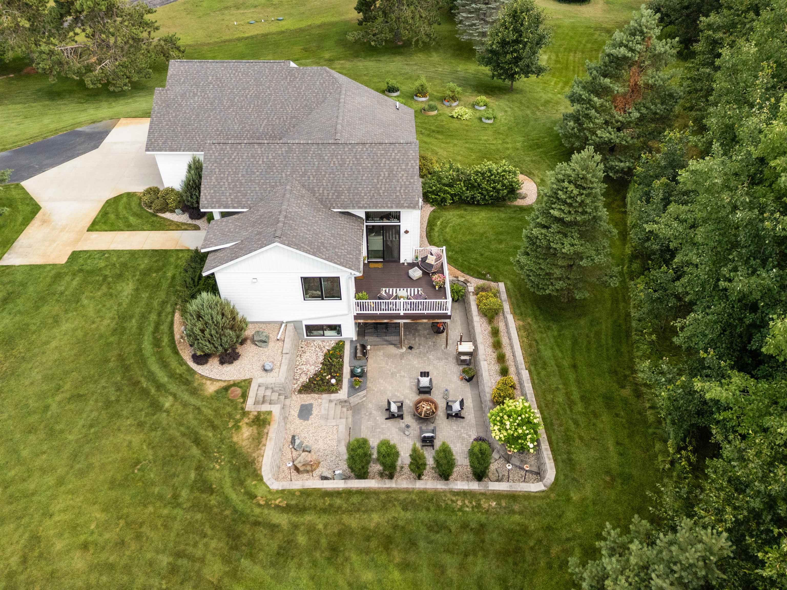 10257 Yellow Brick Road Amherst, WI 54406 - Photo 4 of 60