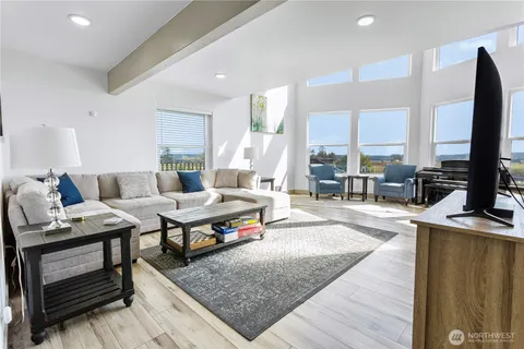 $895,000 | 26987 Highway 20, Oak Harbor, WA 98277