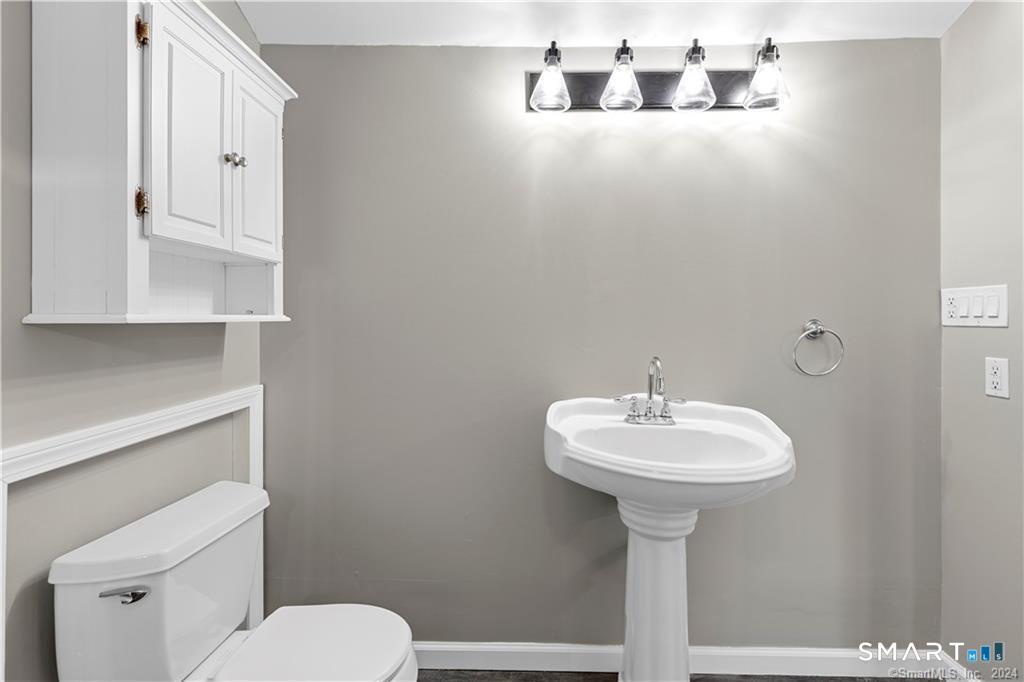 1162 Moose Hill Road Guilford, CT 06437 - Photo 5 of 12