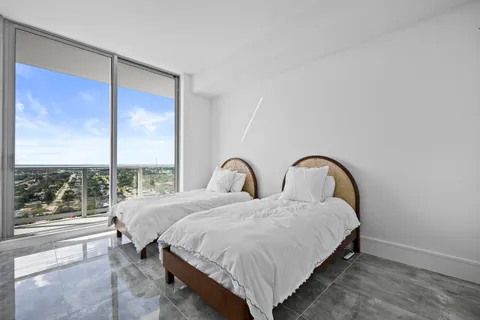 $3,095,000 | 220 Lake Shore Drive, Unit 2106, Lake Park, FL 33403