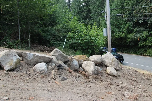 $2,499,000 | 17701 Southeast 60th Street, Bellevue, WA 98006