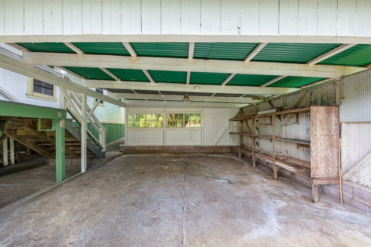 48-5314 Kukuihaele Road Honokaa, HI 96727 - Photo 21 of 24 a view of a garage