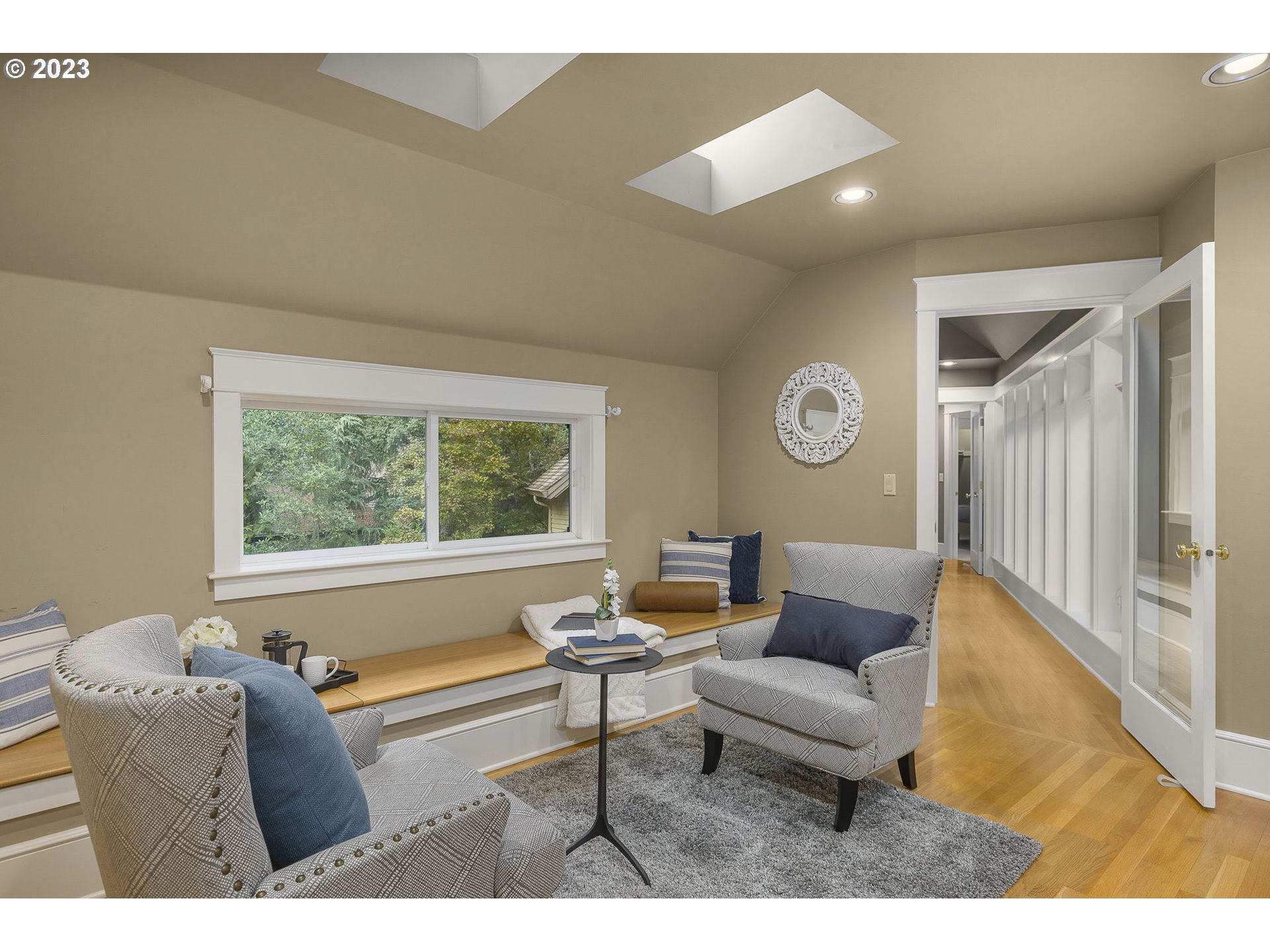 224 Southwest Forest Cove Road West Linn, OR 97068 - Photo 18 of 36 a living room with furniture and a large window
