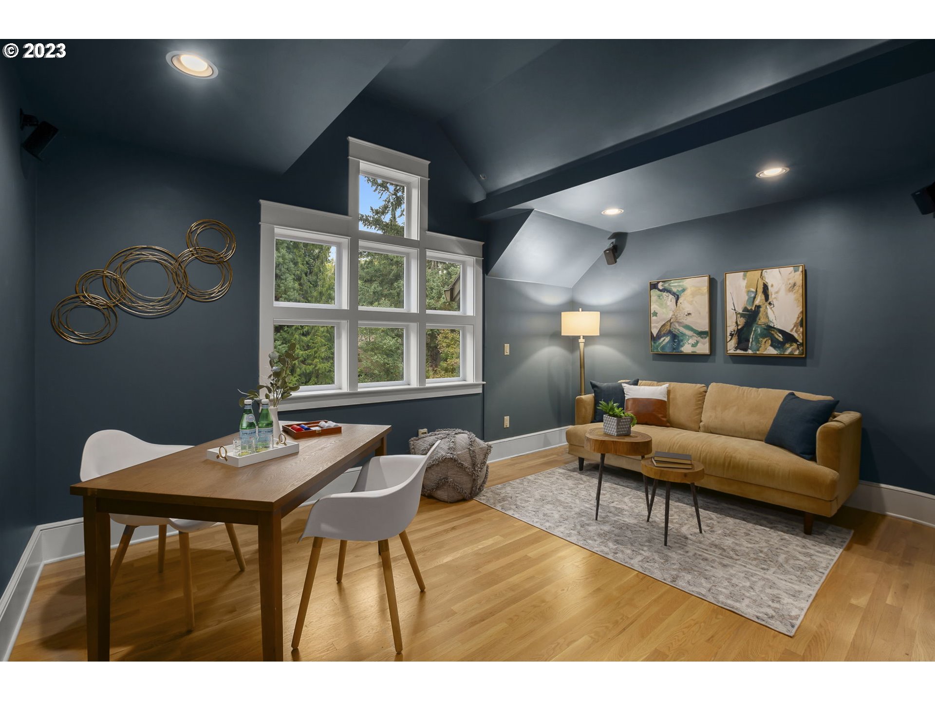 224 Southwest Forest Cove Road West Linn, OR 97068 - Photo 20 of 36 a living room with furniture and a large window
