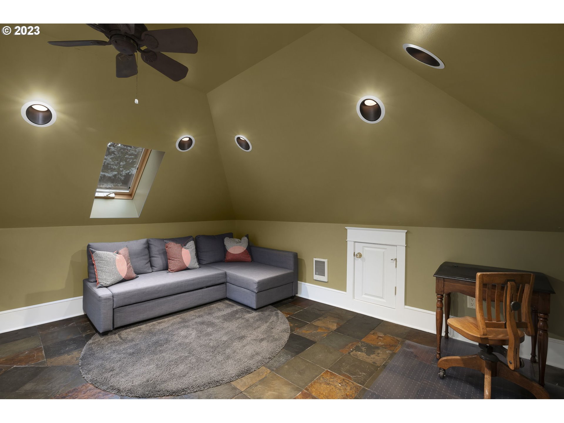 224 Southwest Forest Cove Road West Linn, OR 97068 - Photo 24 of 36 a living room with furniture and a couch
