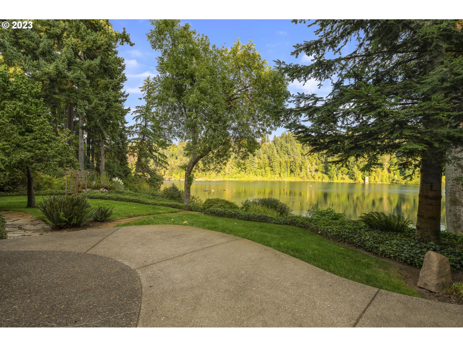 224 Southwest Forest Cove Road West Linn, OR 97068 - Photo 26 of 36 a view of a yard