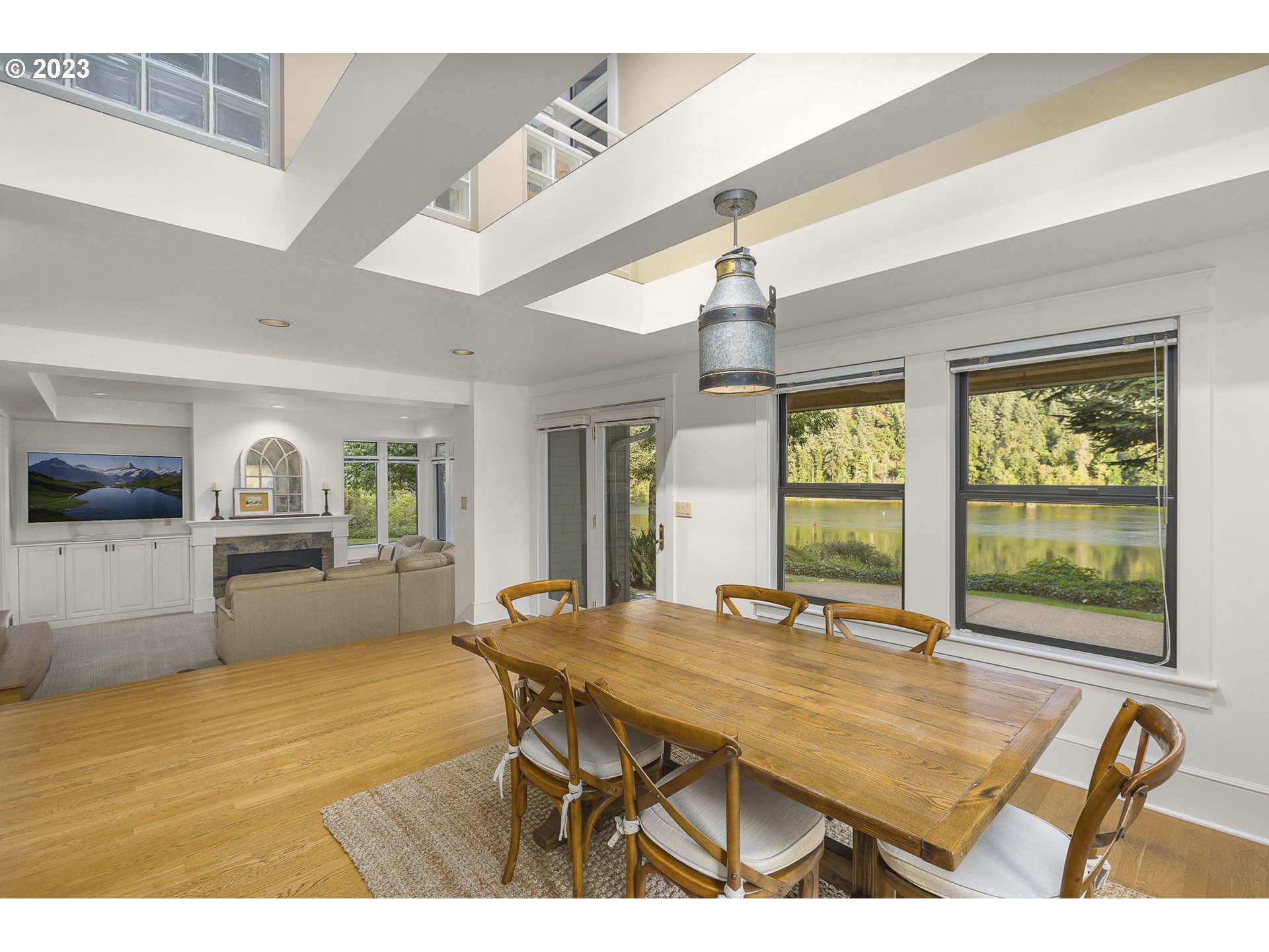 224 Southwest Forest Cove Road West Linn, OR 97068 - Photo 9 of 36 a dining room with furniture and window