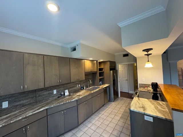 $3,500 | 500 Crestwood Drive, Unit 2101, Charlottesville, VA 22903