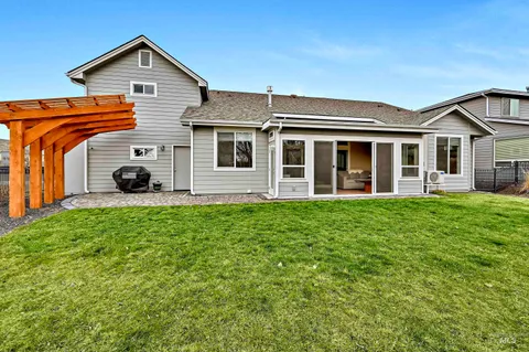 $825,000 | 5699 West Creeks Edge Drive, Boise, ID 83714