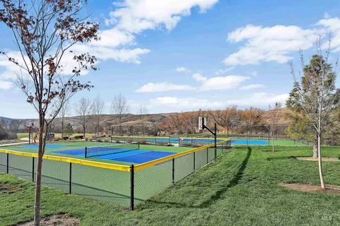 $825,000 | 5699 West Creeks Edge Drive, Boise, ID 83714