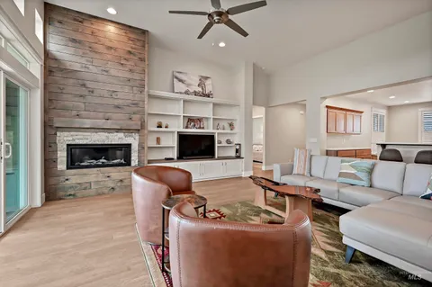 $825,000 | 5699 West Creeks Edge Drive, Boise, ID 83714