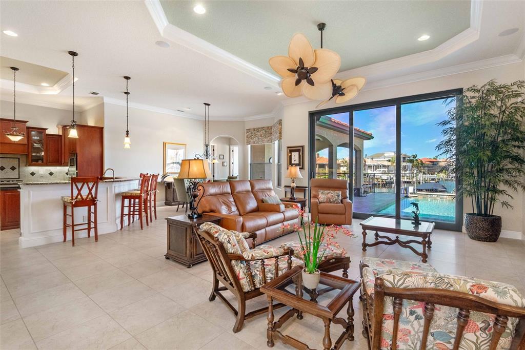 4110 Commodore Boulevard Cortez, FL 34215 - Photo 5 of 28