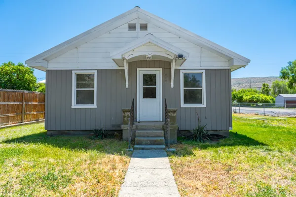 $179,999 | 370 East Jefferson, Huntington, OR 97907