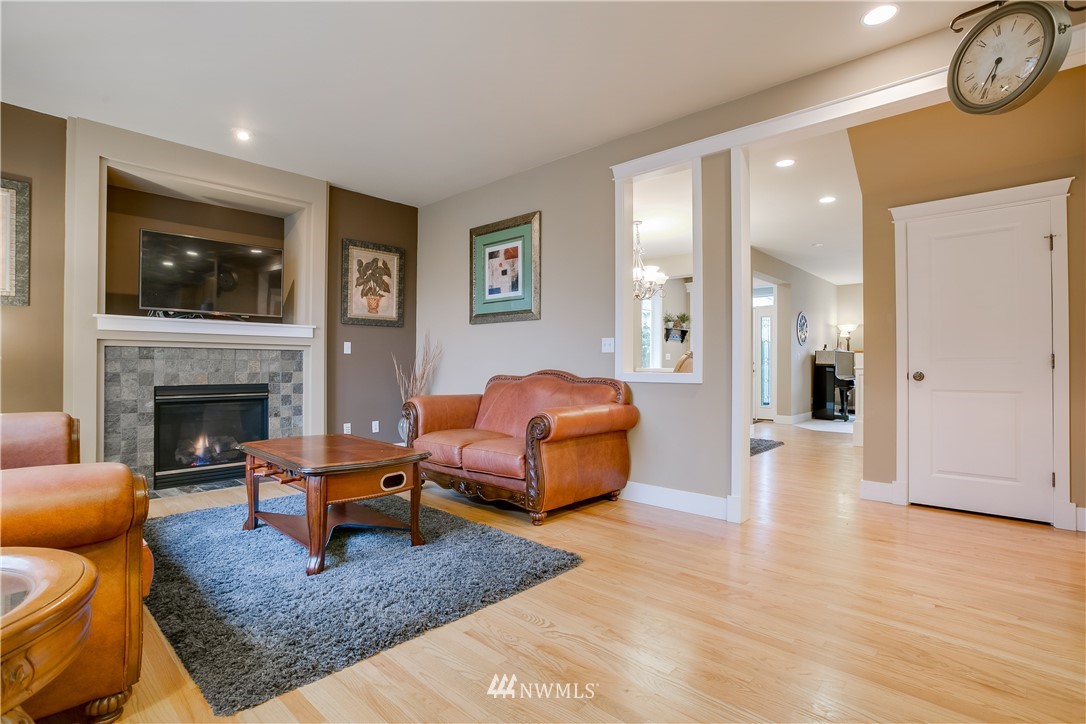 16628 38th Avenue Southeast Bothell, WA 98012 - Photo 7 of 25 Gallery Image 7