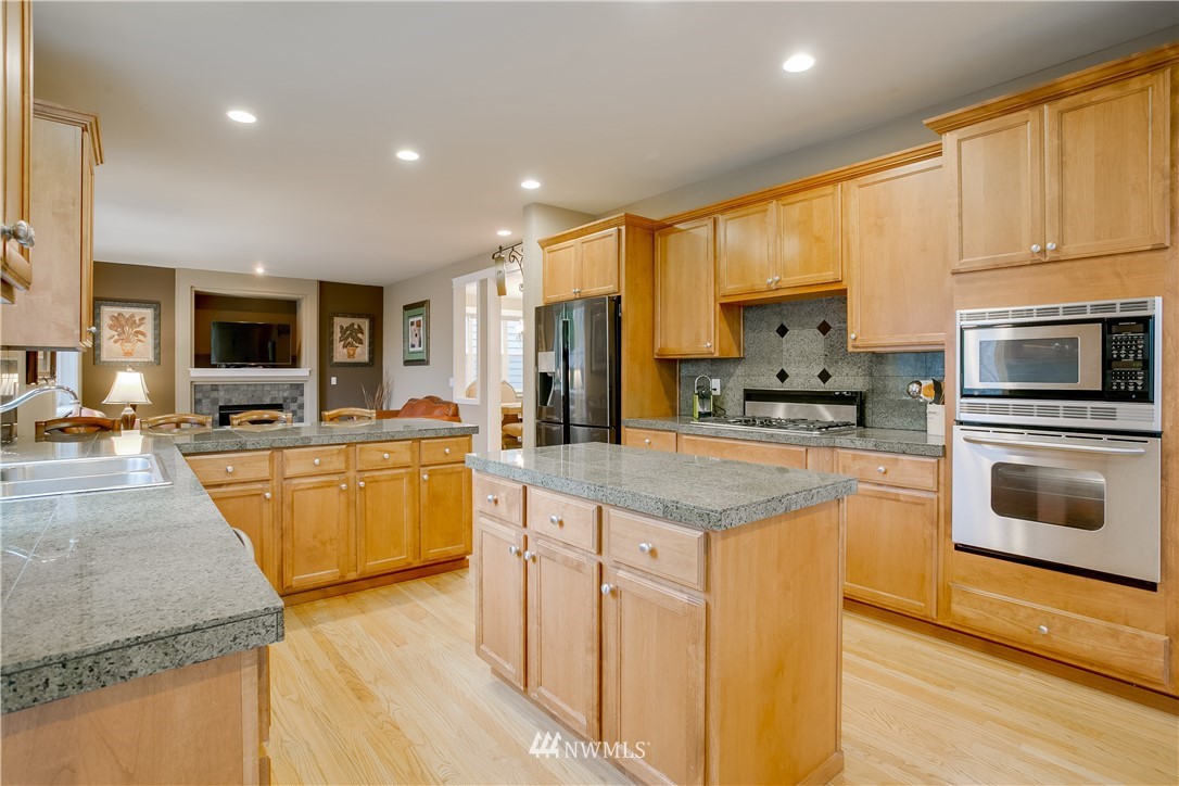 16628 38th Avenue Southeast Bothell, WA 98012 - Photo 9 of 25 Gallery Image 9