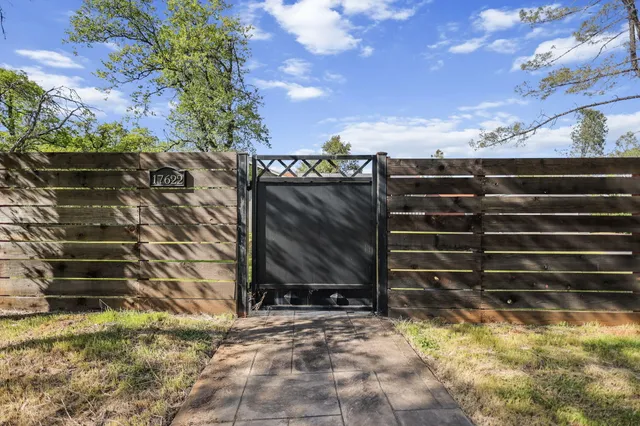 $500,000 | 17622 China Gulch Drive, Anderson, CA 96007