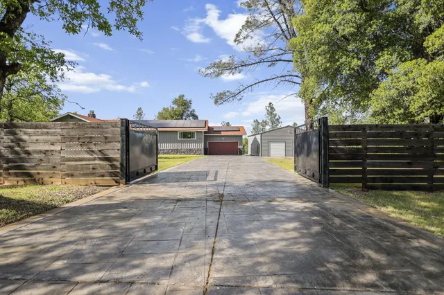 $500,000 | 17622 China Gulch Drive, Anderson, CA 96007