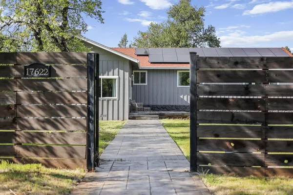 $500,000 | 17622 China Gulch Drive, Anderson, CA 96007