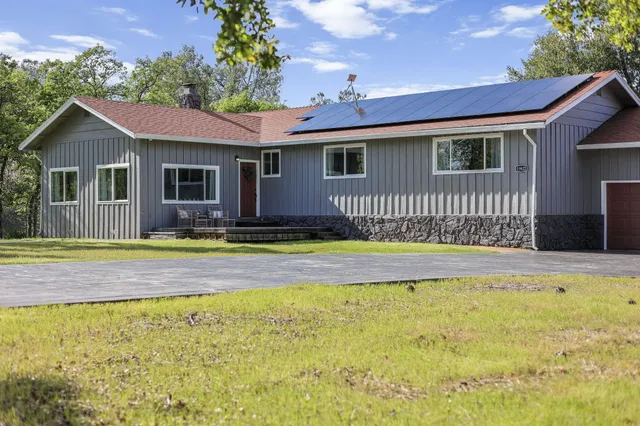 $500,000 | 17622 China Gulch Drive, Anderson, CA 96007